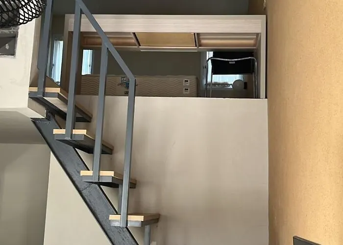 شقة Disewakan Kamar Tipe Mezzanine Fully Furnished